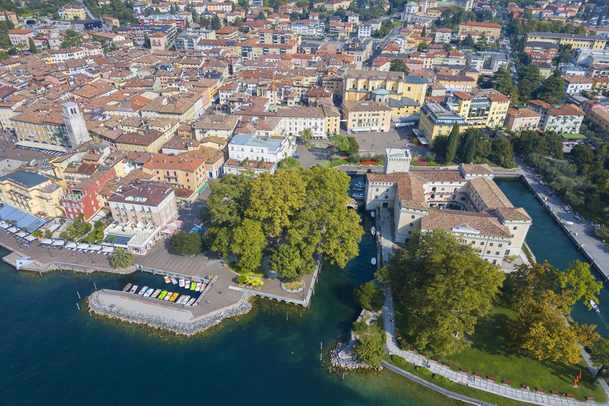 Casa Azzurra 150Mt From Lake - Happy Rentals Riva del Garda Exterior foto